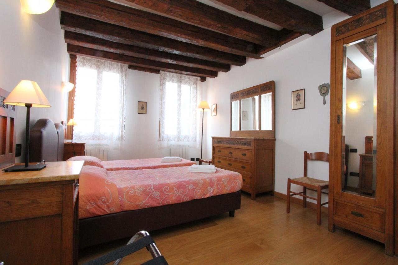 Residence Dei Mori Venetië Buitenkant foto